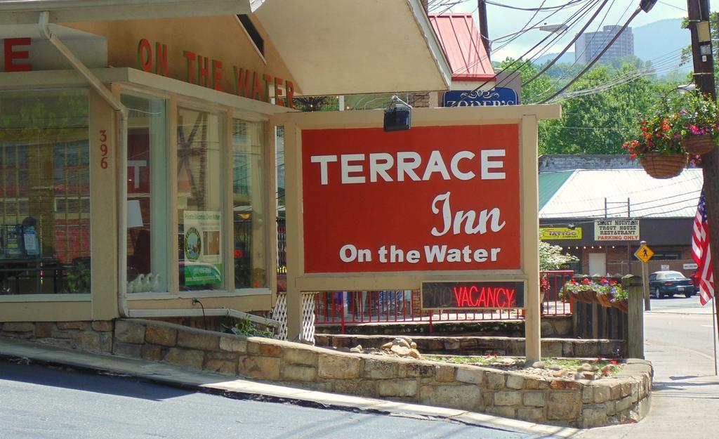 Terrace Inn On The Water แกตลิงเบิร์ก ภายนอก รูปภาพ